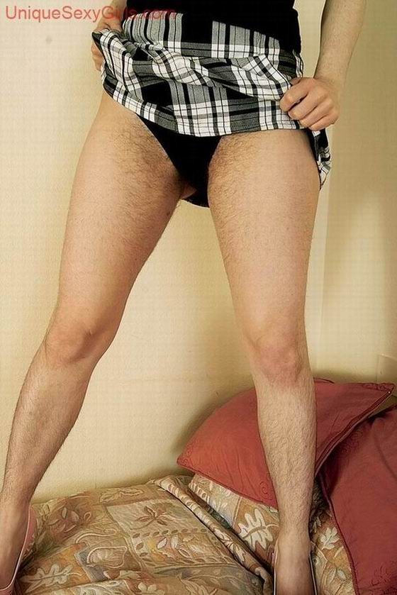 Nena muy hirsuta mostrando
 #74890914