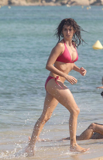 Adorable actress Penelope Cruz paparazzi shots on the beach #75434090