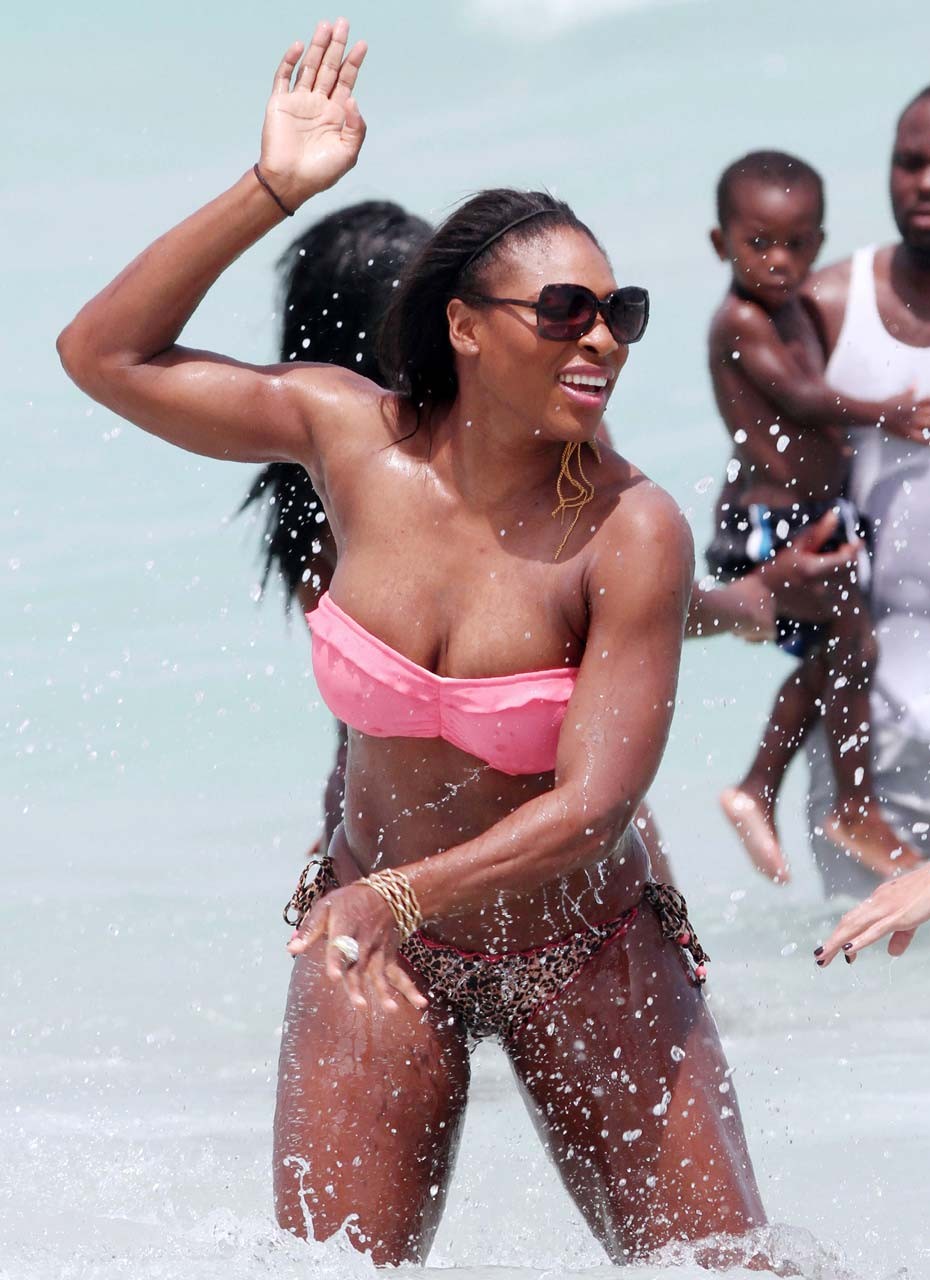 Serena Williams exposing sexy bikini body and fucking huge ass on beach #75306680