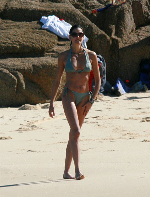 Teri hatcher im Bikini am Strand Paparazzi-Bilder und sexy Posing
 #75441306