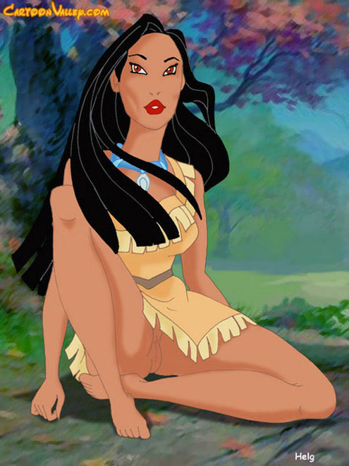 Pocahontas avec une paire de seins s'étouffe sur un kocoum excité
 #69640481