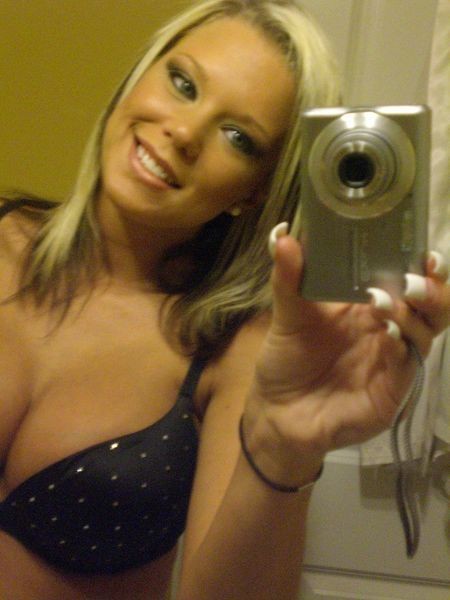 ホットプロムクイーンの自画像
 #68343143