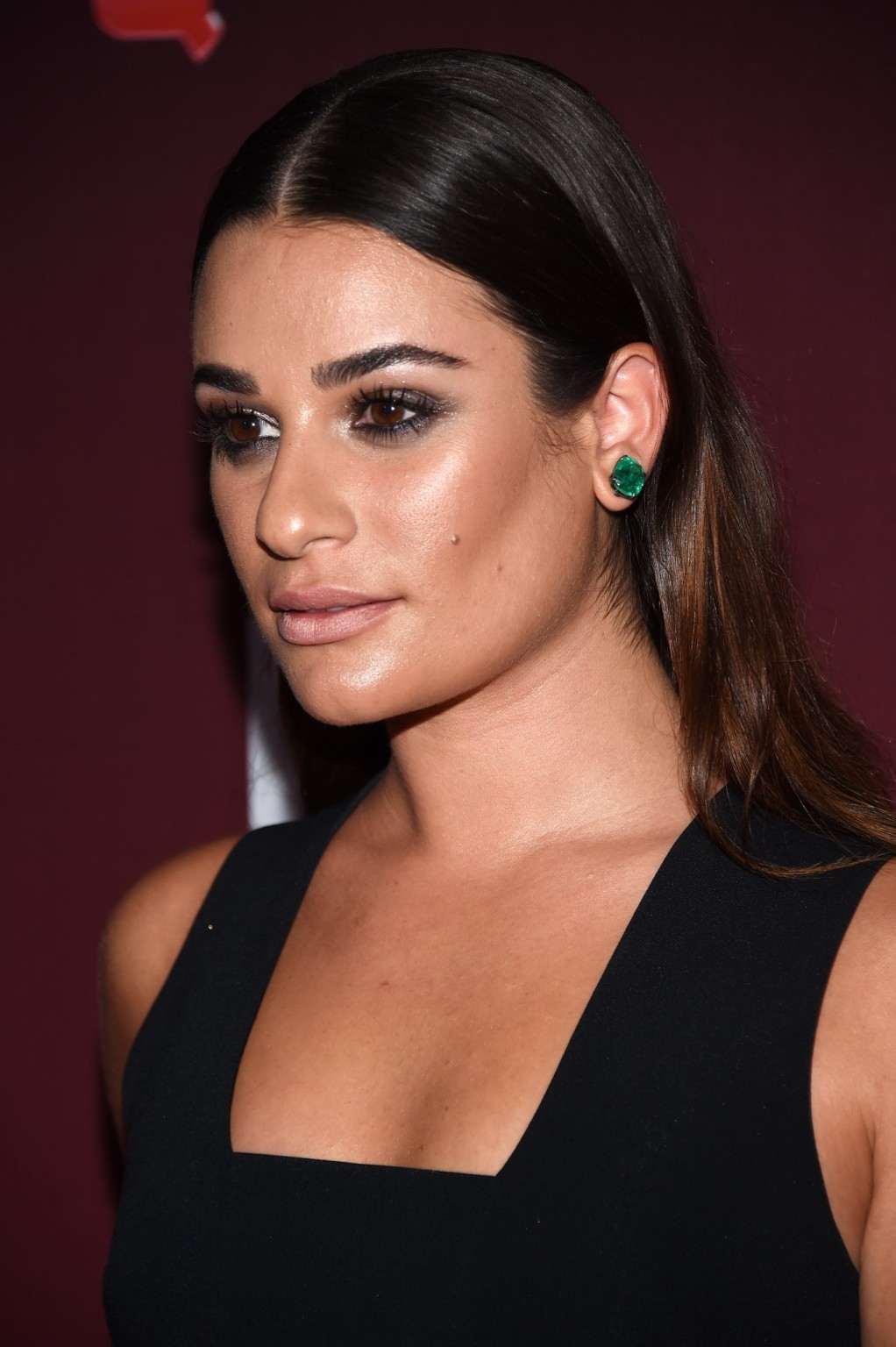 Lea michele tetona y con piernas en un revelador vestido negro
 #75152255