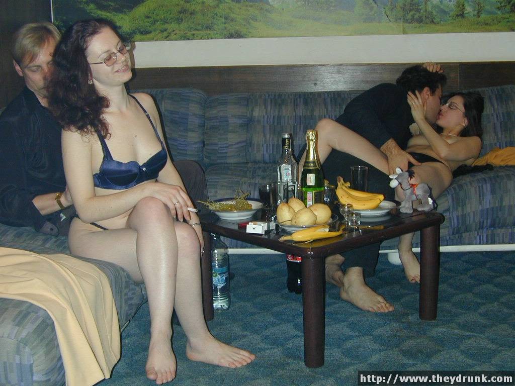 Drunk sluts stagger and let the men do everything #67871238