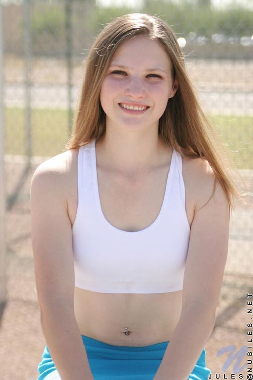 Teaser tetas que destellan
 #75078602