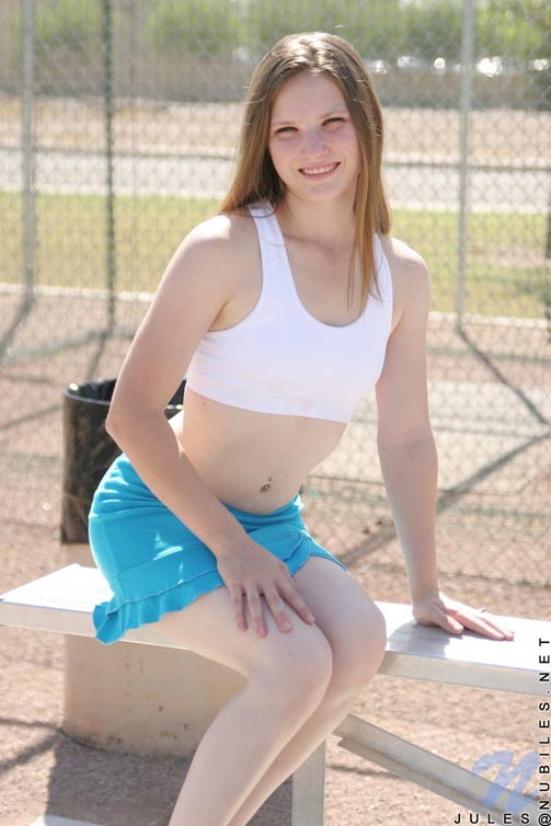 Teaser tetas que destellan
 #75078636