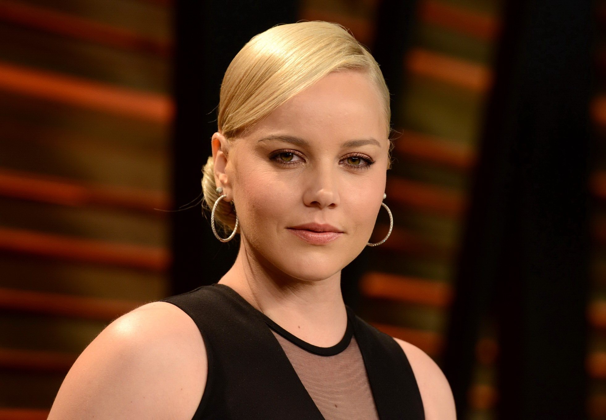 Abbie cornish buste et montrant décolleté au vanity fair 2014 oscar party en 
 #75202916