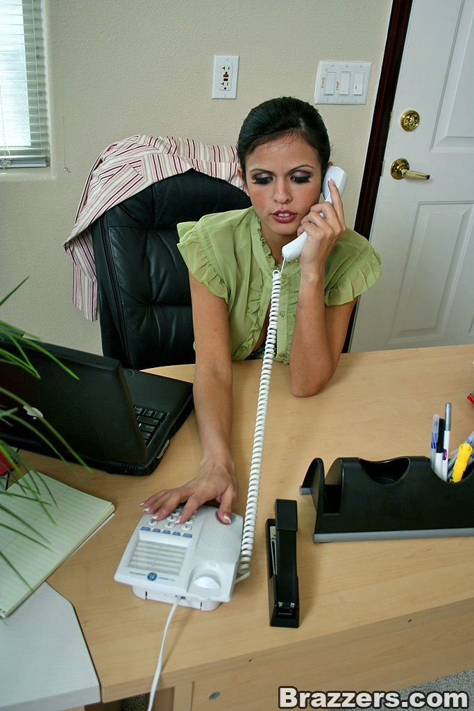 Big titted schüchterne Liebe nimmt einen fetten Schwanz in ihren Arsch in der Arztpraxis
 #67848767