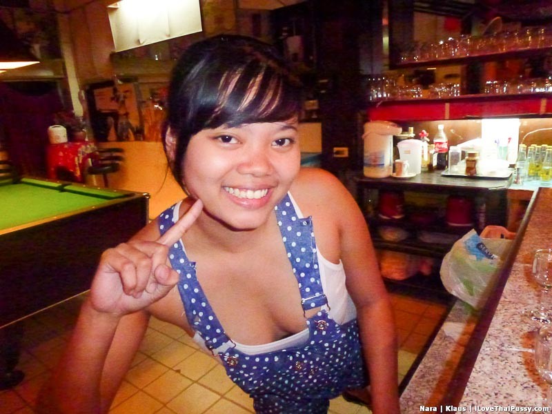 Jomtien bargirl Nara baisée sans préservatif avec un gros cul.
 #68343301
