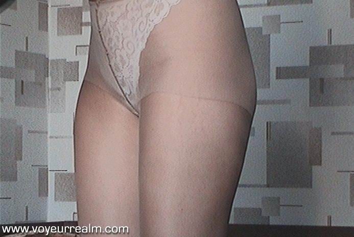 Gorgeous Amateur Freundin Dressing im Zimmer
 #78390487