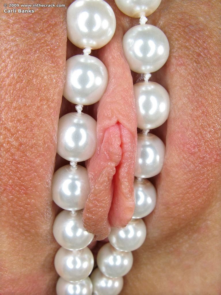 Carli Banks rubbing and filling pussy with pearls #75626111