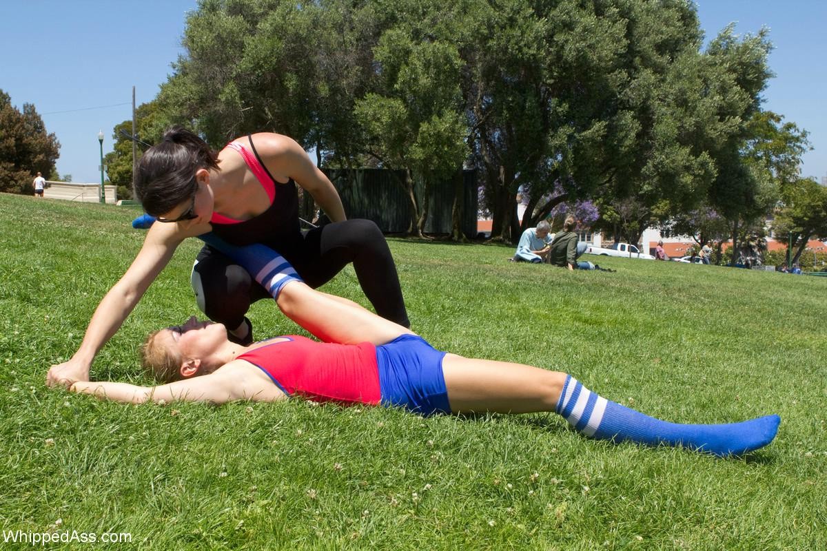 Una linda gimnasta es atada y follada por una entrenadora lesbiana
 #68817830