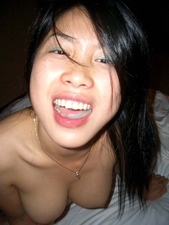 Photos de filles asiatiques amatrices et perverses.
 #68428588