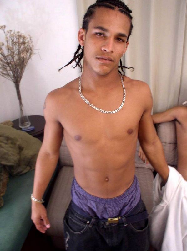 Etalons noirs gays sexy montrant leurs beaux corps
 #76899979