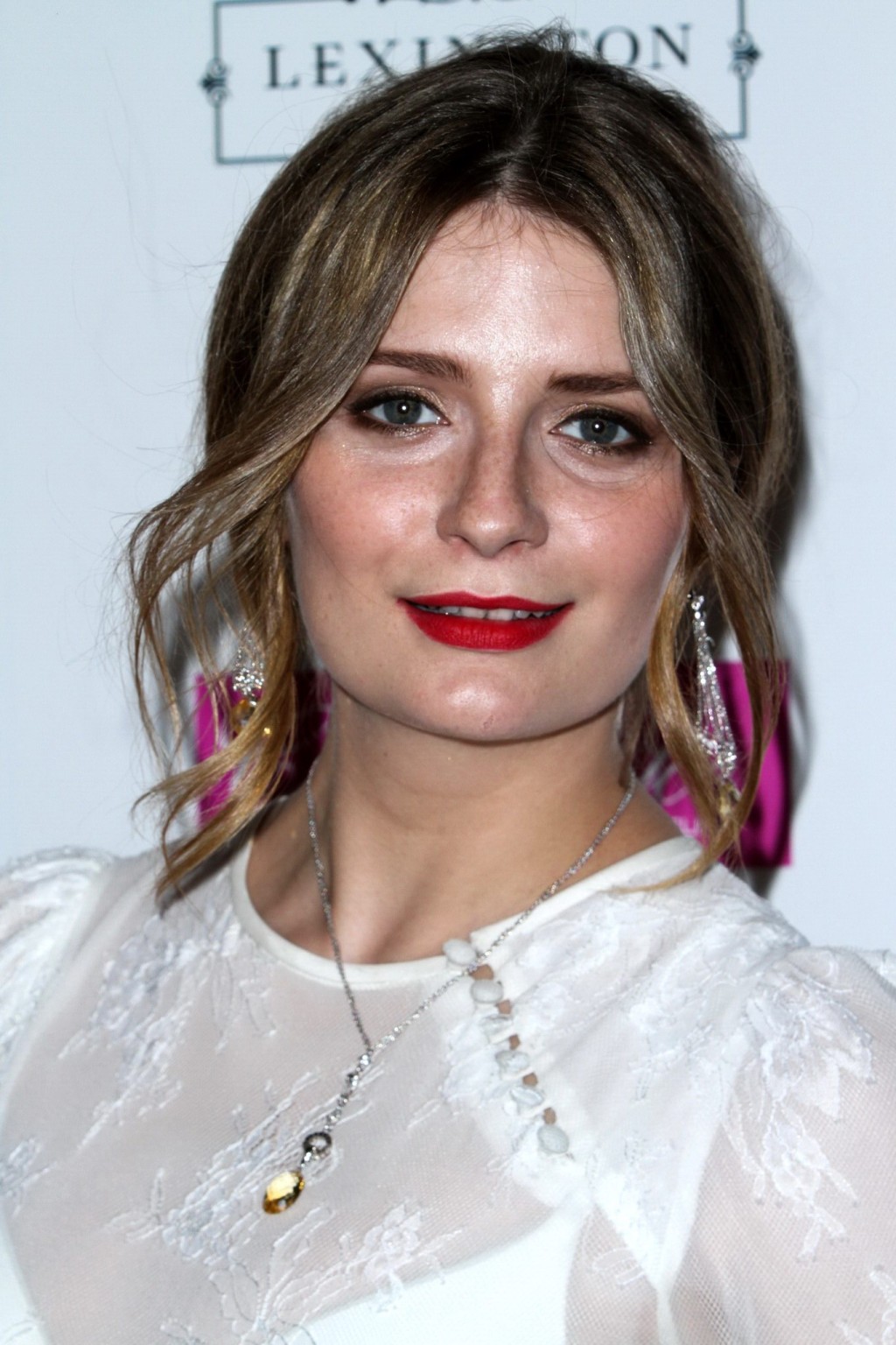 Mischa barton portant un soutien-gorge transparent au gala Fire Ice au profit de Fresh 2o à L.A.
 #75236905