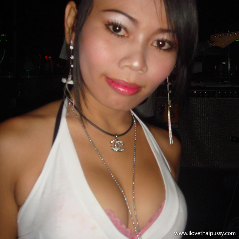 Prostitute thailandesi che lavorano duramente scopate da un turista sessuale senza preservativi bareback
 #69933887