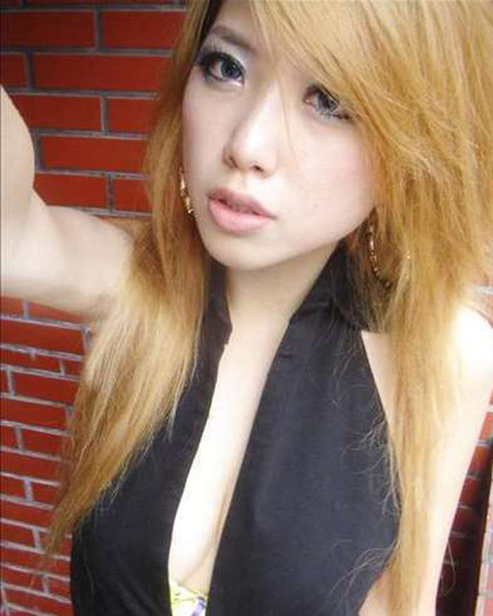 Fotos de una asiática caliente haciendo camwhoring
 #69918357
