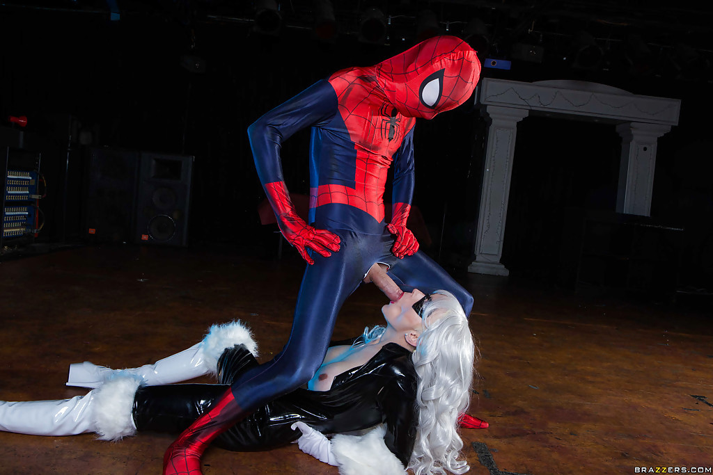 Spiderman follando a la rubia tetona mila milan en el sexo doggystyle
 #76388461
