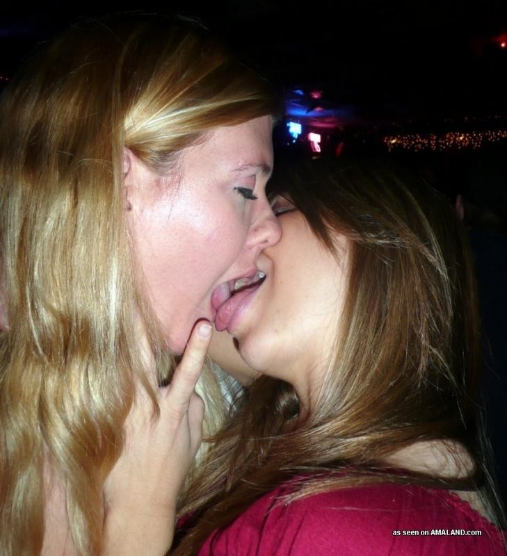 Raccolta di lesbiche amatoriali kinky che fanno fuori
 #77032049