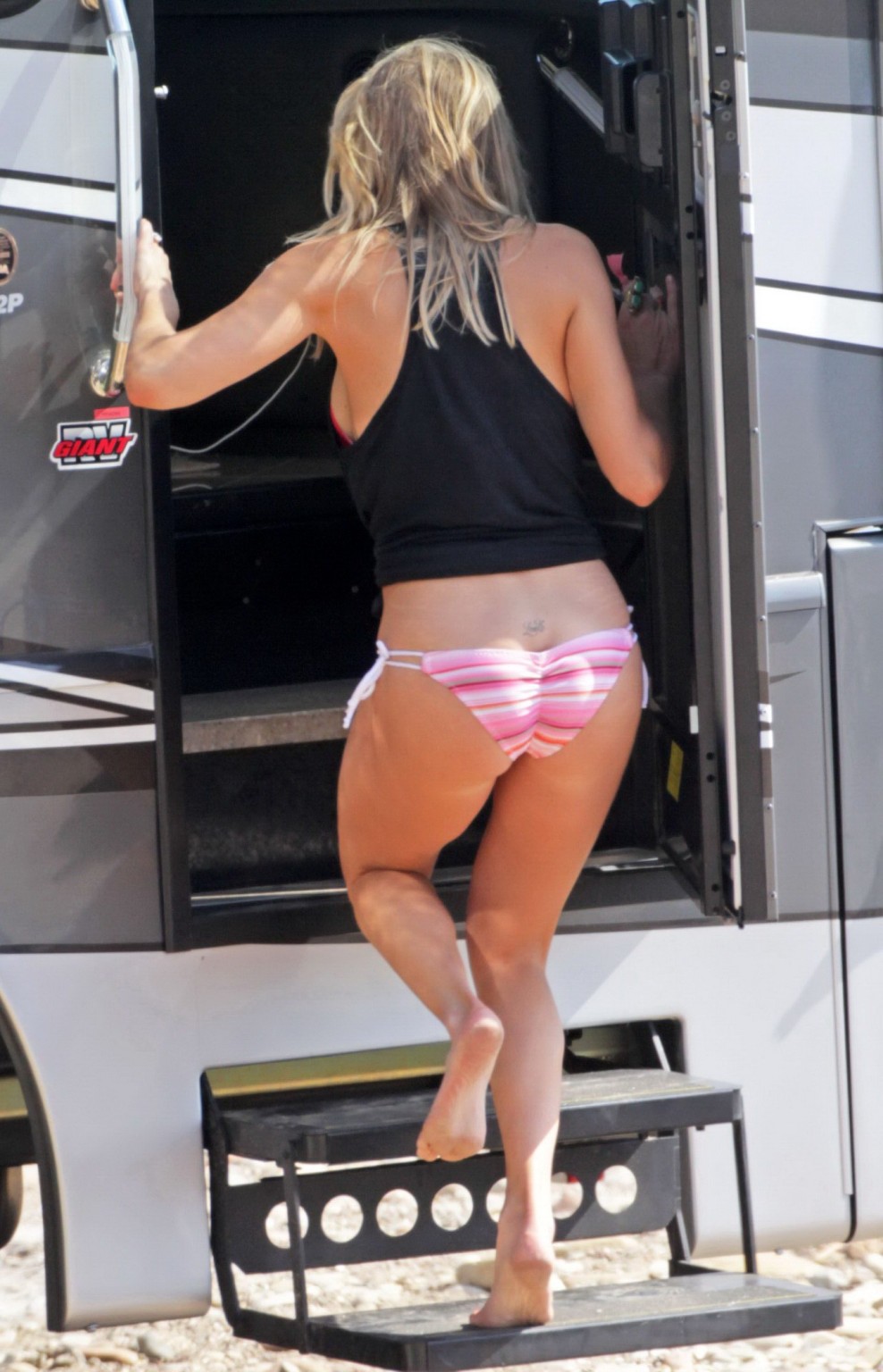 LeAnn Rimes showing off her ass in bikini at a beach in California #75198905
