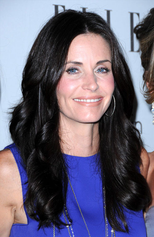 Courteney cox che mostra le sue belle piccole tette in acqua
 #75411834