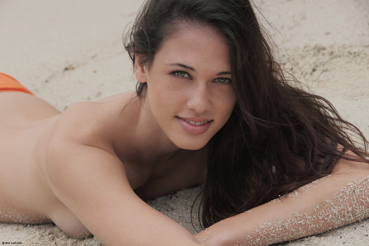 Bikini babe Tiffany Thompson teasing on beach #71347423
