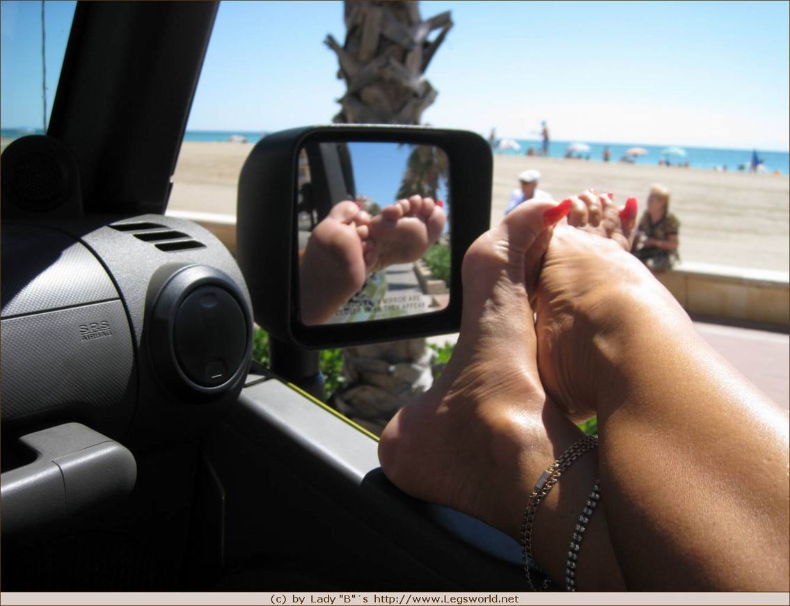 Kinky lady Barbara gets her toes sucked in the car #73248985