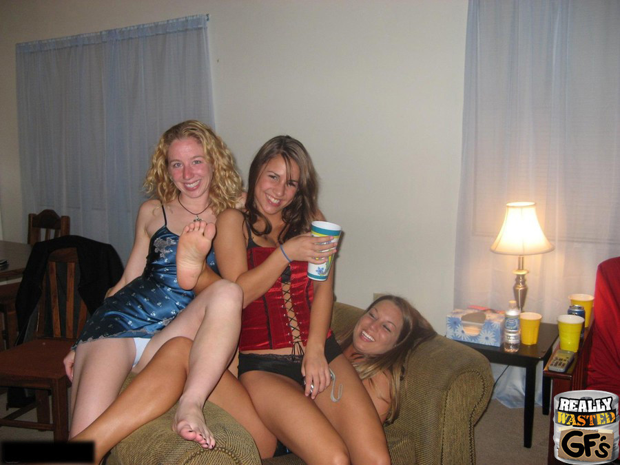 Drunk amateur girlfriends partying and flashing #76397623