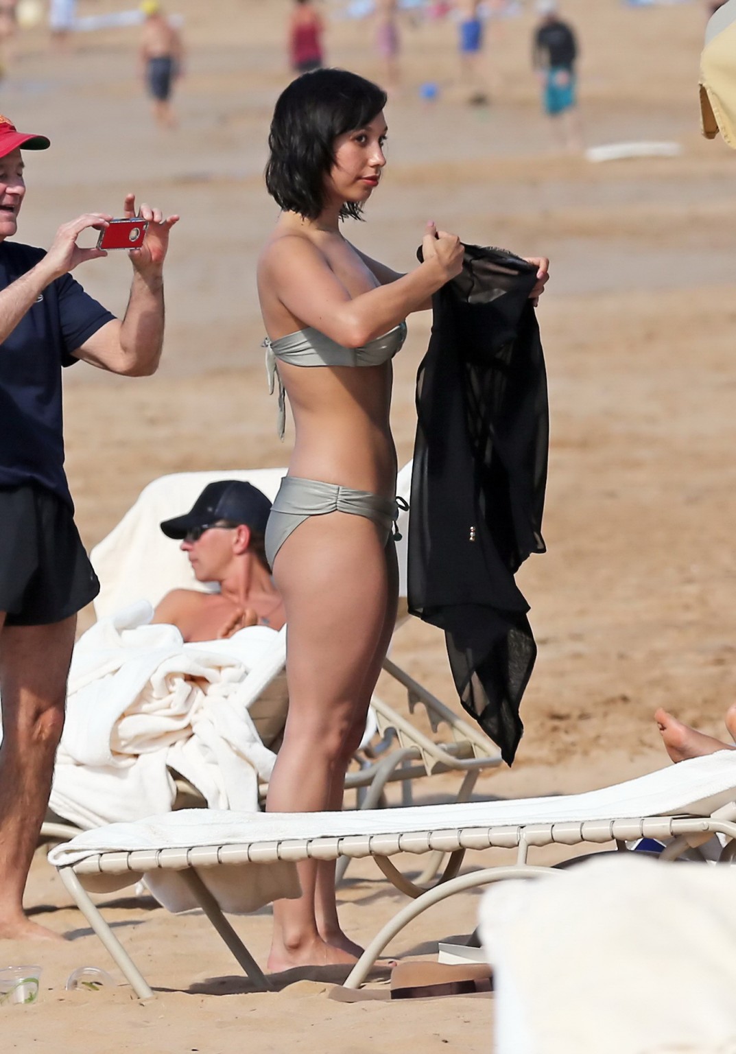 Cheryl burke busty in un bikini grizzly tube in spiaggia a Maui
 #75209744