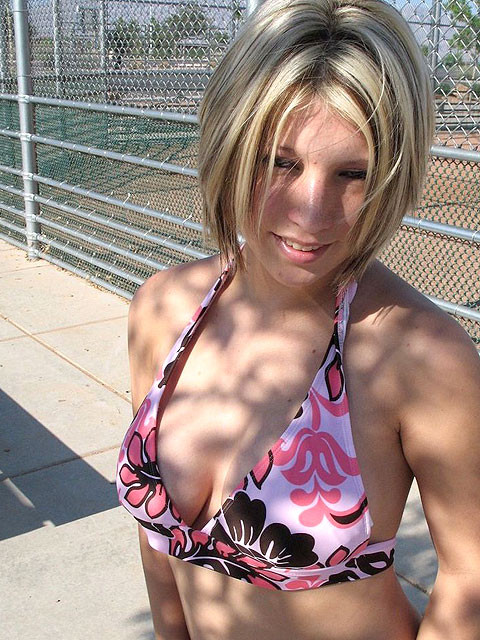 Sexy Pornostar Paige Hilton aus nächster Nähe und persönlich
 #71306013