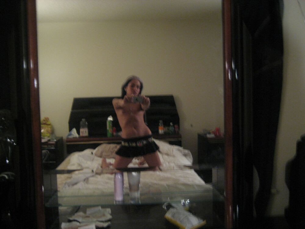 ワイルドな素人娘たちのポーズ ギャラリー7
 #68410793