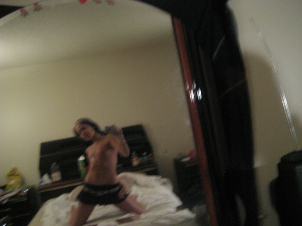 ワイルドな素人娘たちのポーズ ギャラリー7
 #68410827