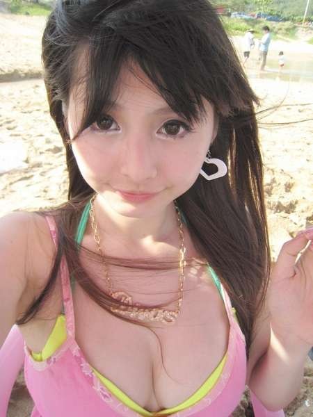 Eine Sammlung asiatischer Strand- und Bikini-Babe-Fotos
 #69959514