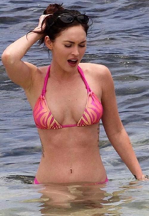 Megan Fox very sexy and hot bikini and upskirt paparazzi photos #75287365