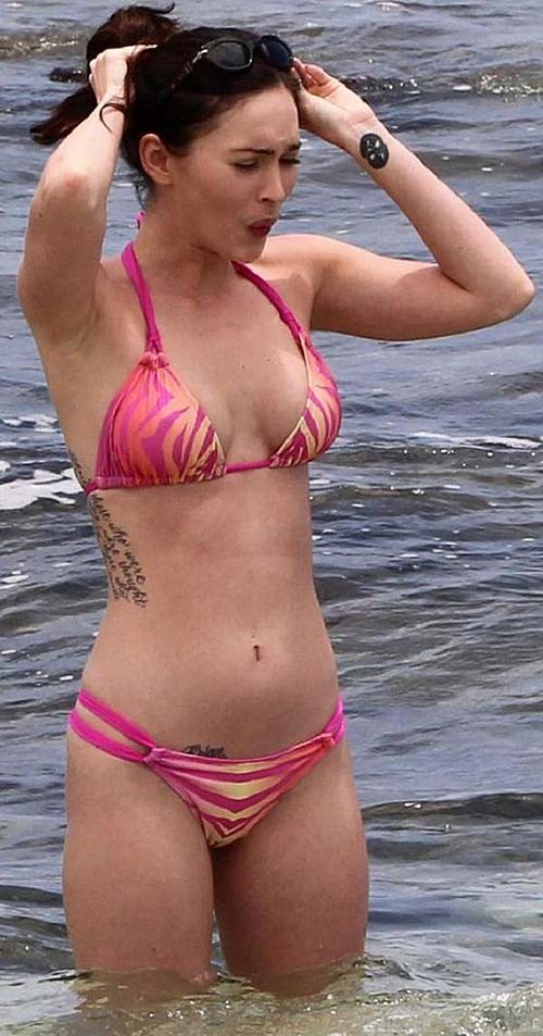 Megan Fox very sexy and hot bikini and upskirt paparazzi photos #75287372