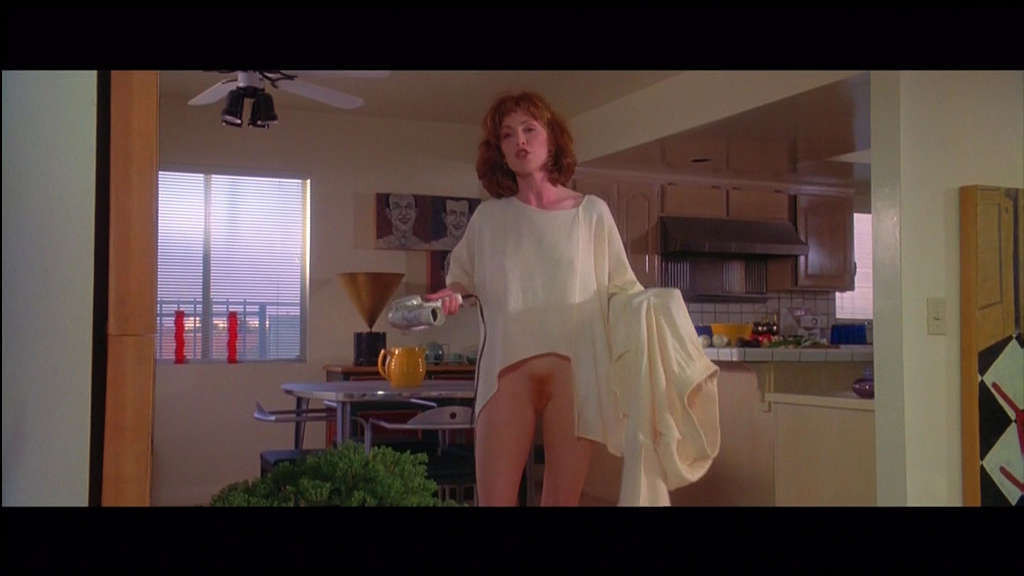Julianne Moore showing her great ass and pubic hair in movie #75353134