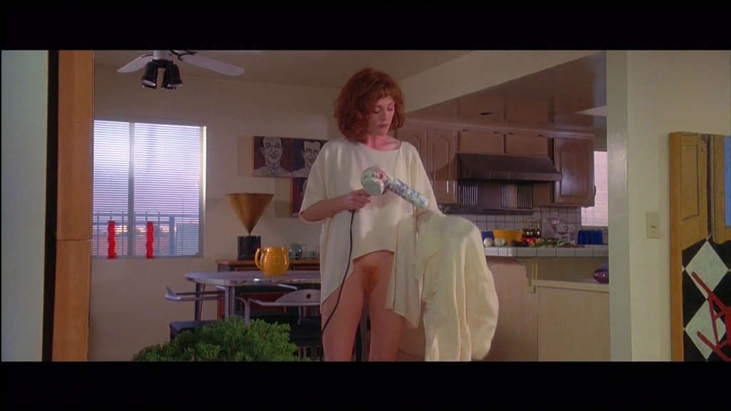 Julianne Moore showing her great ass and pubic hair in movie #75353139
