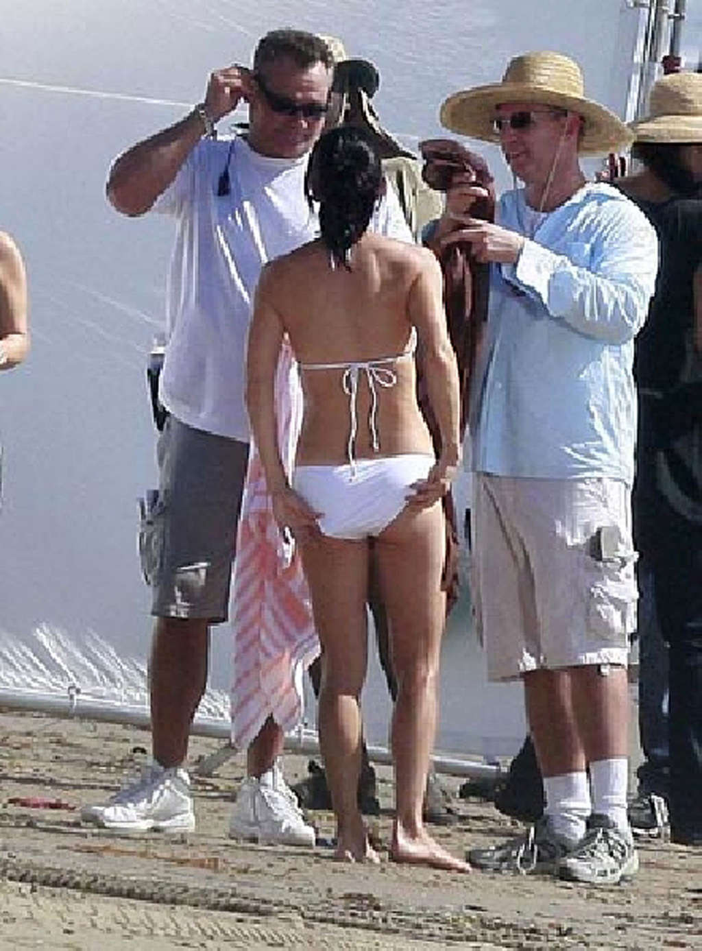 Courteney Cox showing hot ass and sexy body in bikini on beach #75372452