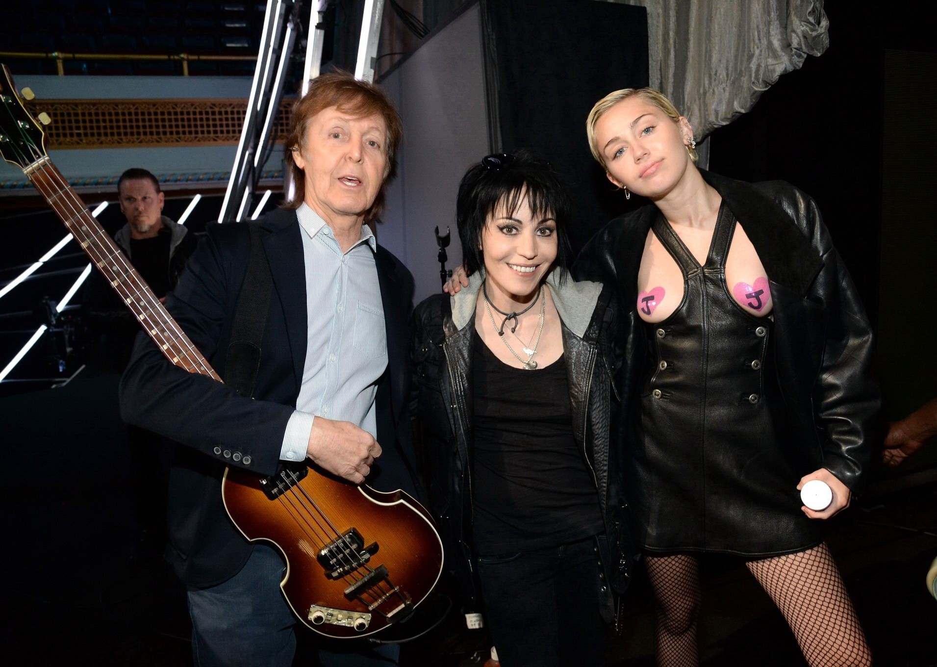 Miley cyrus indossando pasties al 30 ° annuale rock and roll hall of fame induct
 #75166212