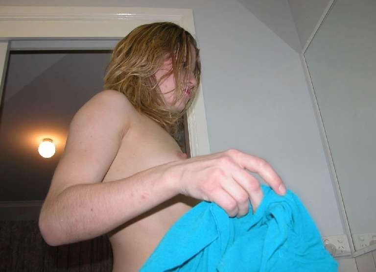 Sexy gf muestra su deliciosa raja
 #75729116