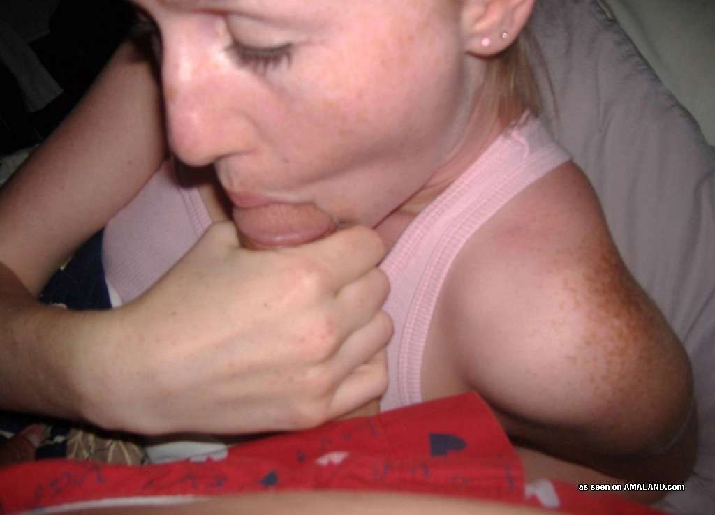Amateur teen Freundin saugt zwei Schwänze für Gesichtsbehandlung
 #75879516