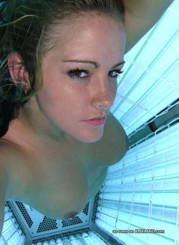 かわいい素人の女友達が裸を見せる
 #77074063