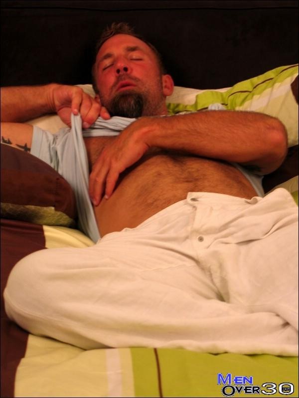 Hombre desnudo caliente de más de treinta años con una gran polla caliente
 #76986745