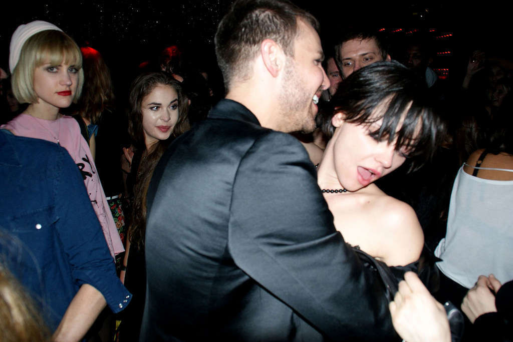 Christina Ricci is very drunk on some party paparazzo photos #75356393