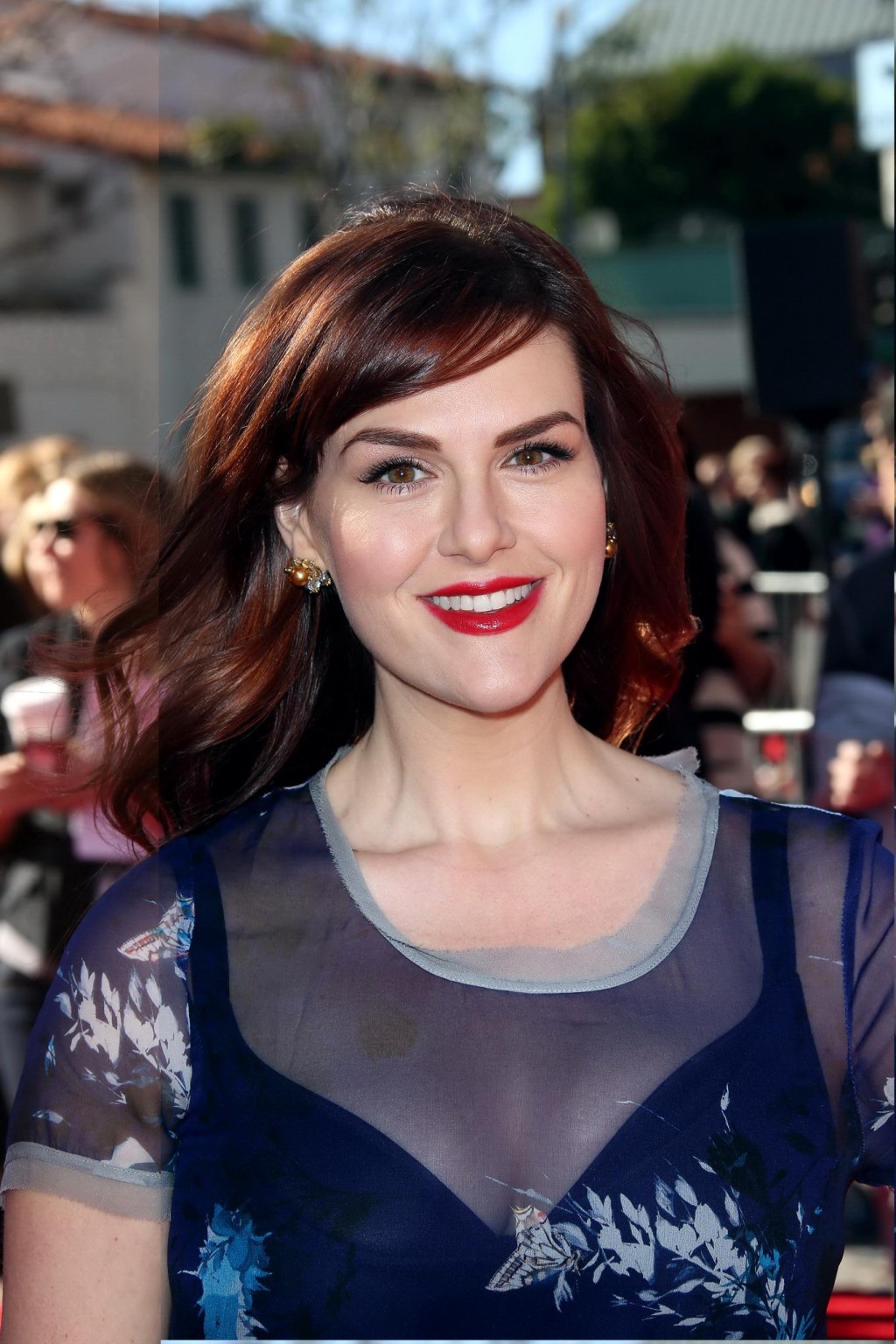 Sara Rue showing expansive cleavage at 'The LEGO Movie' premiere in Westwood
