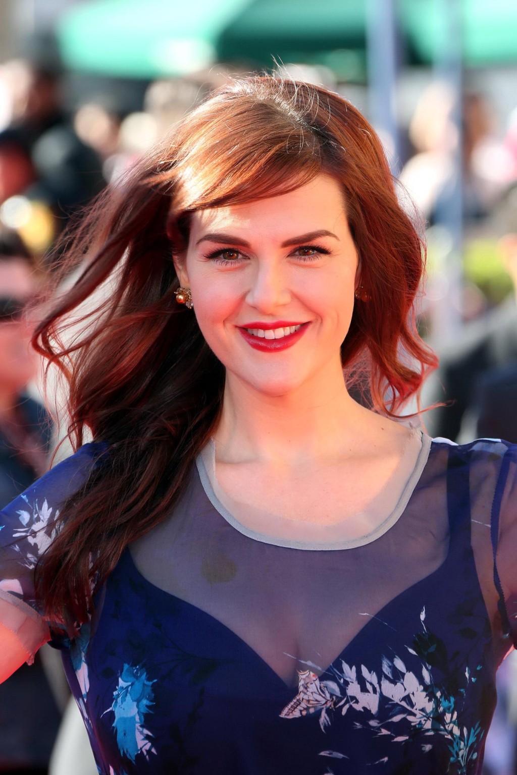 Sara rue exhibe un énorme décolleté à la première de "The Lego Movie" à Westwood.
 #75204995