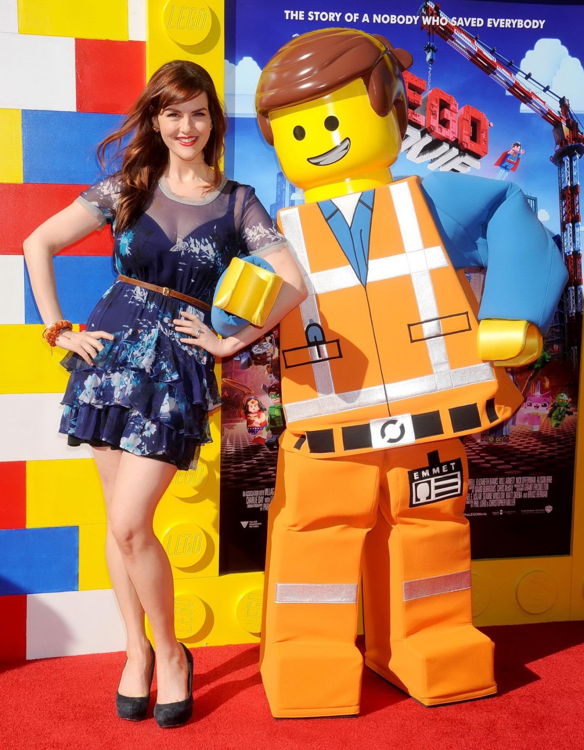 ウェストウッドで開催された「The lego movie」プレミアで胸の谷間を見せたサラ・ルー
 #75205034