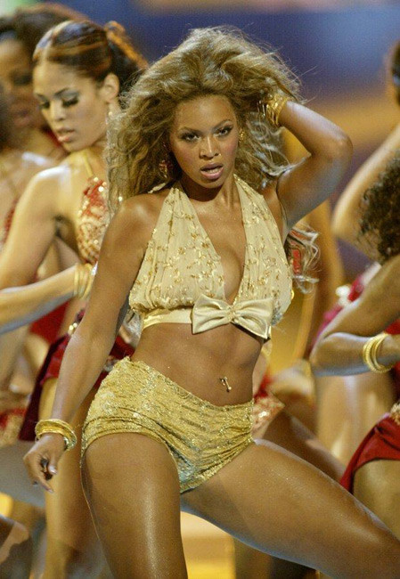Sexy celebrity sensation Beyonce Knwoles exposes her ass #75409298