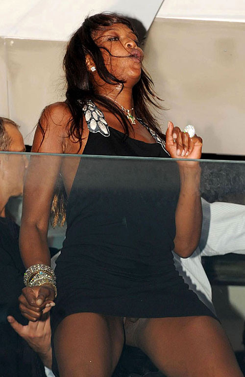 Naomi Campbell exposing her nice tits and upskirt paparazzi pictures #75382841