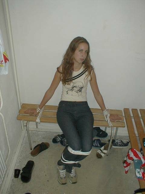 Sexy teenager russa legata e giocata con
 #72155777
